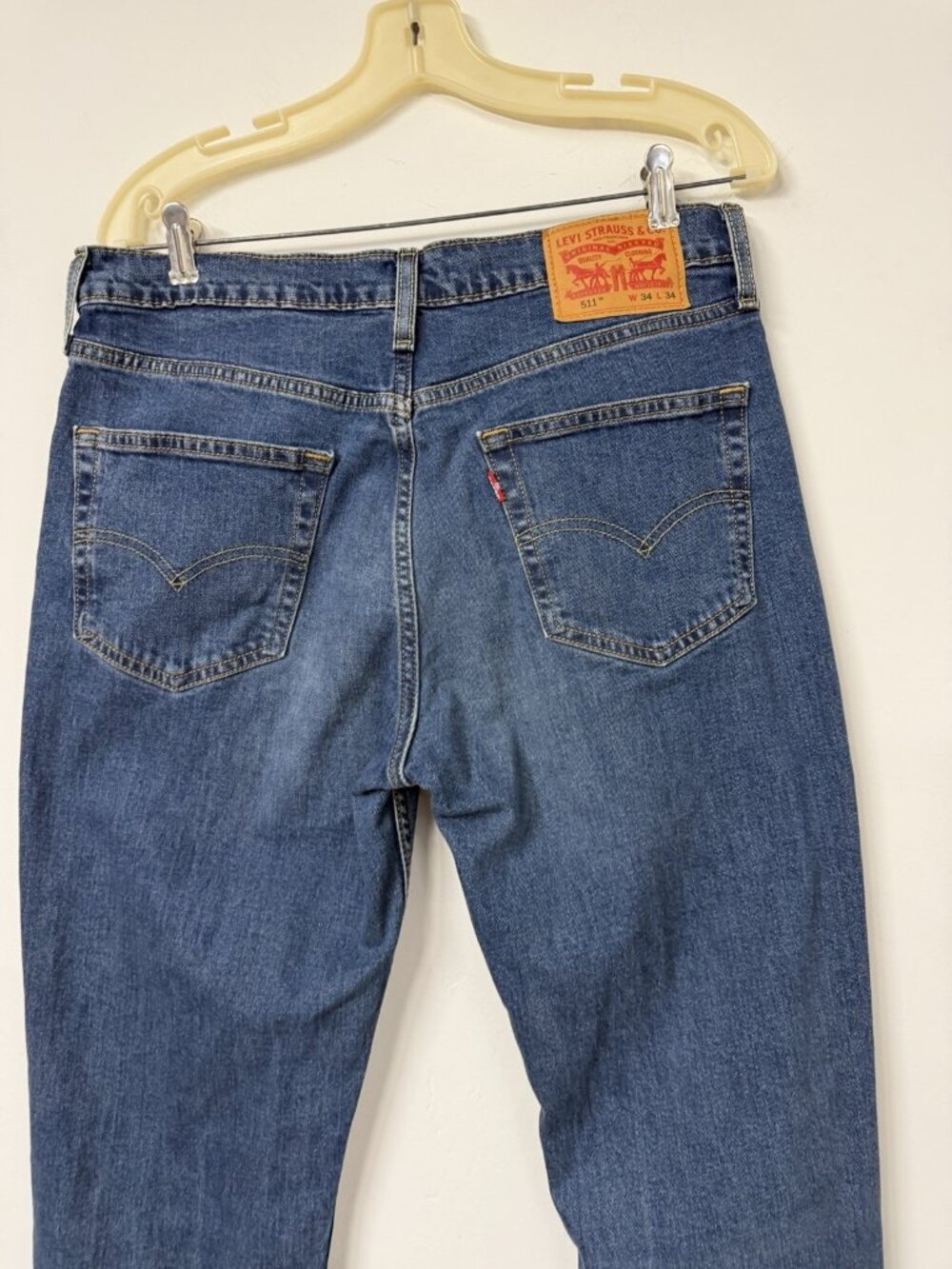 Levis 511 Jeans 34x34 fits 34x33) Men’s Blue Denim Slim Fit Straight Medium Wash - Picture 3 of 6